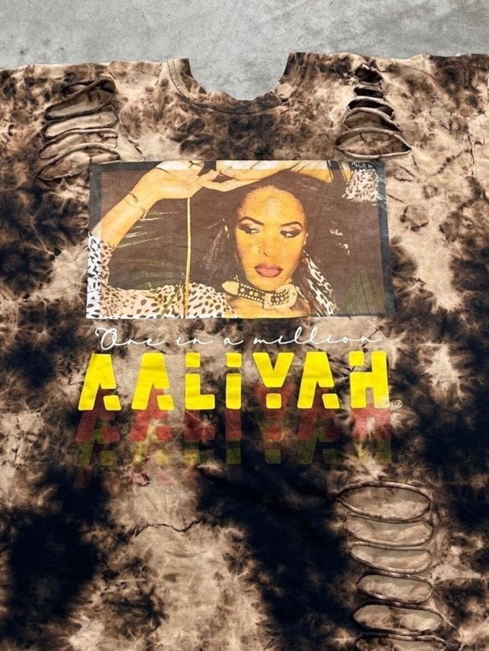 Aaliyah Preowned XL Distressed Tie Dye T-shirt